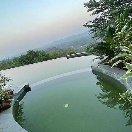 Antharyamin Hotel Thiruvananthapuram ภายนอก รูปภาพ
