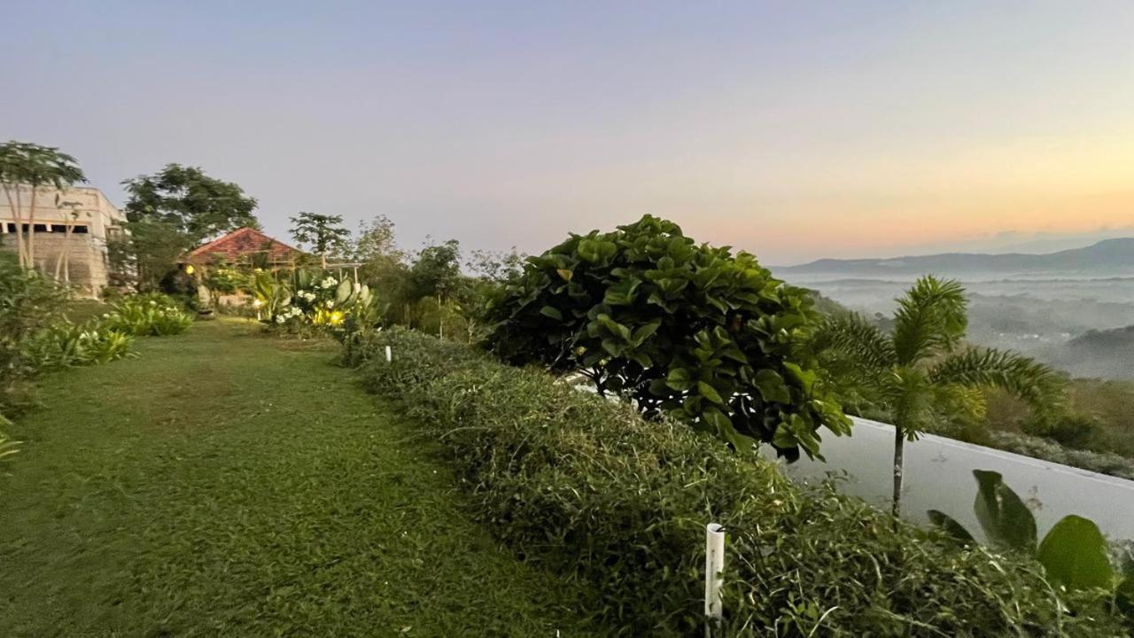 Antharyamin Hotel Thiruvananthapuram ภายนอก รูปภาพ