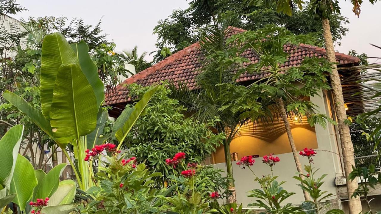 Antharyamin Hotel Thiruvananthapuram ภายนอก รูปภาพ