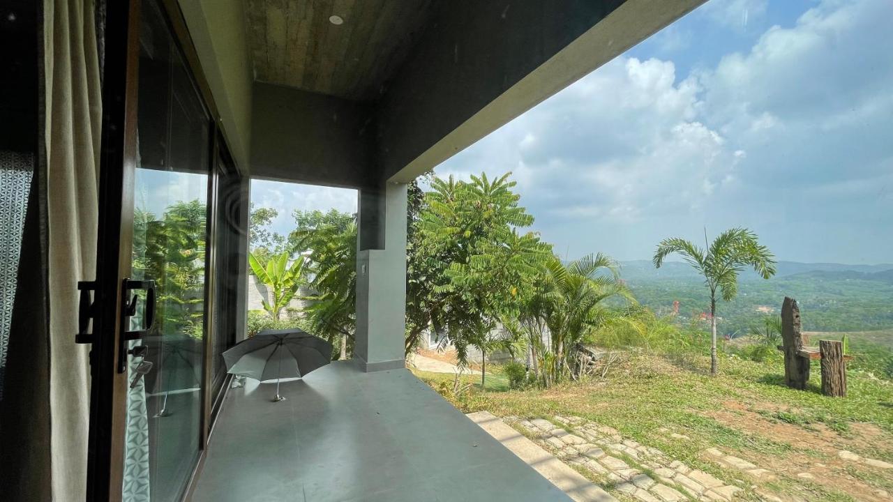 Antharyamin Hotel Thiruvananthapuram ภายนอก รูปภาพ