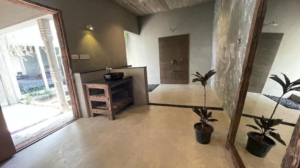 Antharyamin Hotel Thiruvananthapuram ห้อง รูปภาพ